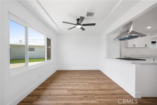 424 E Victoria Street, Rialto CA: https://media.crmls.org/medias/dfdb9f31-aead-49fc-8b7e-4925c40f3df7.jpg