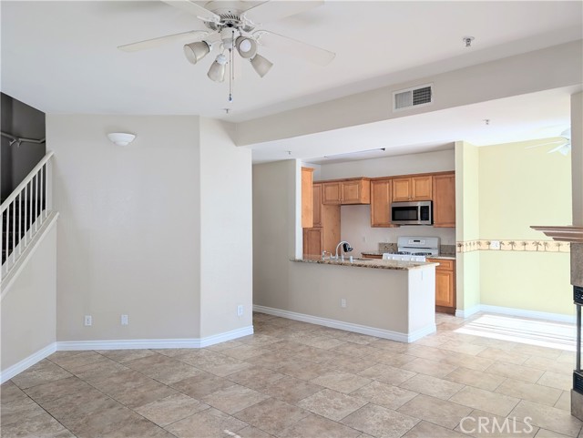 Detail Gallery Image 11 of 24 For 13133 Le Parc #1009,  Chino Hills,  CA 91709 - 2 Beds | 2/1 Baths