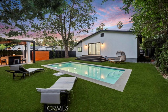 14328 Emelita Street, Sherman Oaks CA: https://media.crmls.org/medias/dfdc8808-ebbe-4483-9a46-e28aac32b140.jpg