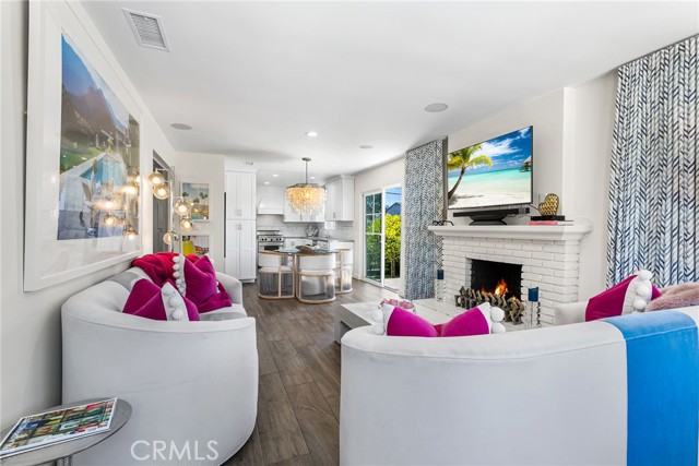 Detail Gallery Image 12 of 29 For 700 Jasmine Ave, Corona Del Mar,  CA 92625 - 2 Beds | 2 Baths