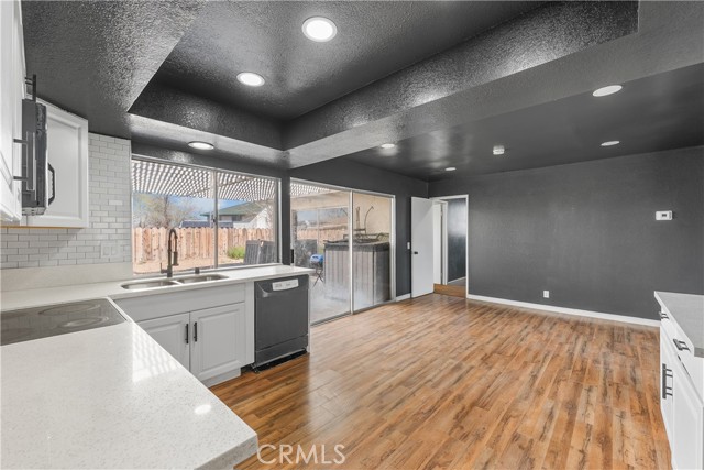 Detail Gallery Image 10 of 50 For 21449 Applewood, California City,  CA 93505 - 5 Beds | 3 Baths