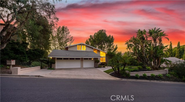 Detail Gallery Image 2 of 75 For 10961 Limetree, North Tustin,  CA 92705 - 4 Beds | 3 Baths