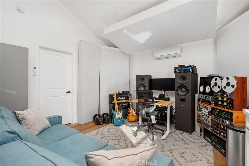 3309 Wedgewood Lane Burbank img 22