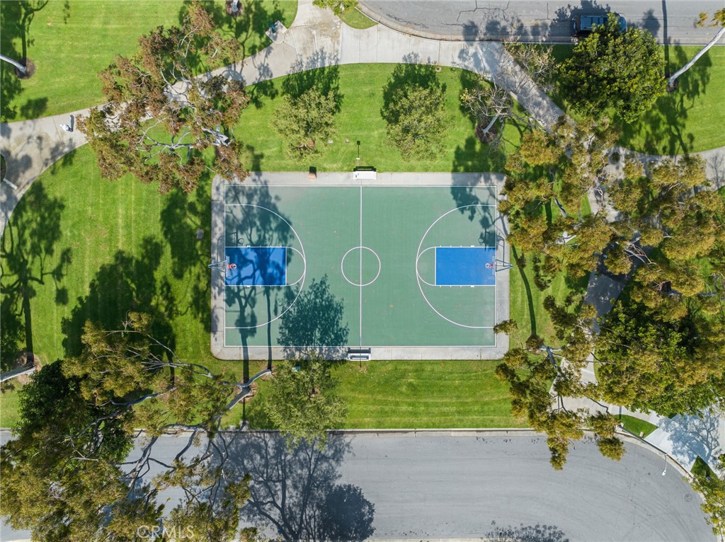 https://media.crmls.org/medias/dfde513f-b54e-461c-a8c6-172f8357ca7a.jpg?preset=X-Large