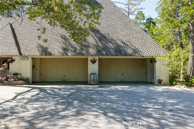 Detail Gallery Image 54 of 75 For 28641 North Shore Rd, Lake Arrowhead,  CA 92352 - 14 Beds | 11/1 Baths