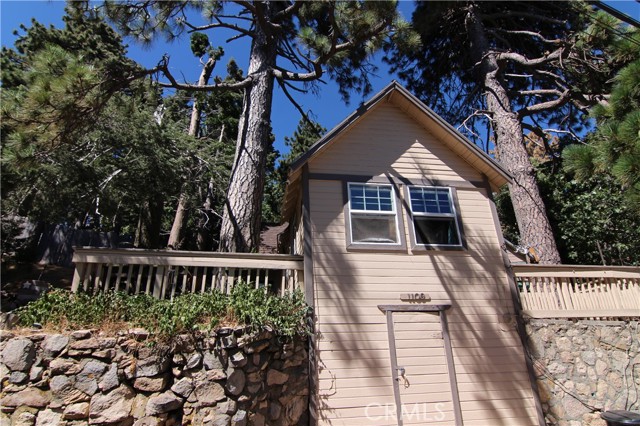 Detail Gallery Image 3 of 24 For 1109 Scenic Way, Rimforest,  CA 92378 - 2 Beds | 1 Baths