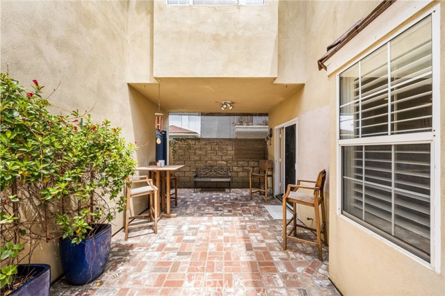 Detail Gallery Image 44 of 53 For 113 5th St, Seal Beach,  CA 90740 - 4 Beds | 3/1 Baths