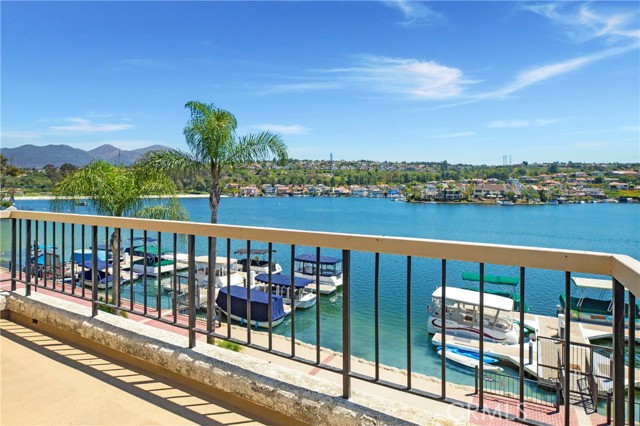 22602 Galilea, Mission Viejo CA: https://media.crmls.org/medias/dfe03455-cda9-4bbb-b466-638ee287534f.jpg