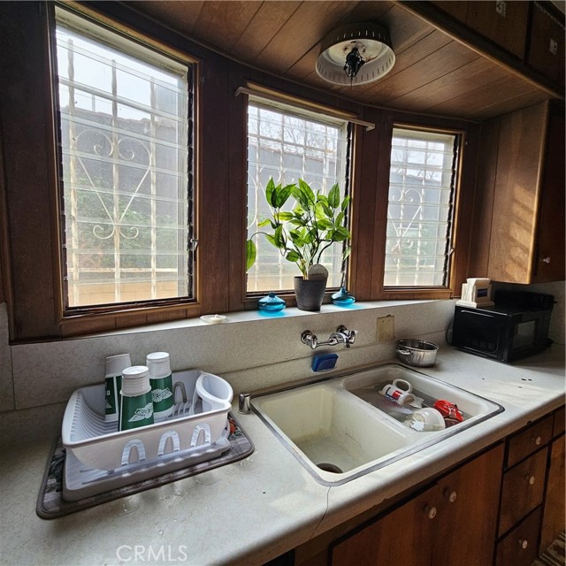 Detail Gallery Image 14 of 25 For 3712 Wellington Rd, Los Angeles,  CA 90016 - 4 Beds | 3 Baths