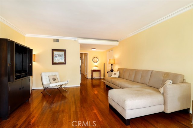 Detail Gallery Image 5 of 34 For 767 S Orange Grove Bld #3,  Pasadena,  CA 91105 - 3 Beds | 2/1 Baths