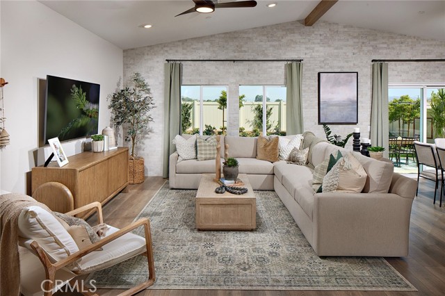 Detail Gallery Image 6 of 9 For 2051 Fernetta Pl, Perris,  CA 92571 - 4 Beds | 3 Baths