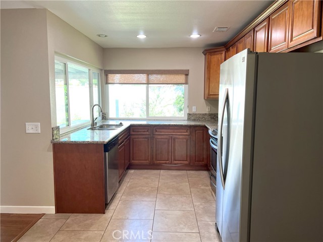 Detail Gallery Image 7 of 42 For 42650 San Julian Pl, Temecula,  CA 92592 - 4 Beds | 2 Baths