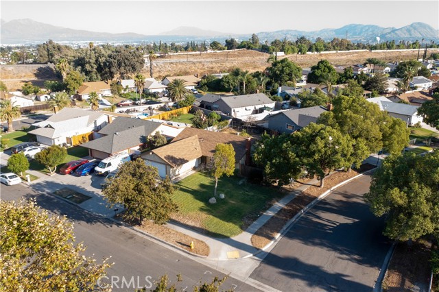 Detail Gallery Image 3 of 50 For 2555 W Atchison St, San Bernardino,  CA 92410 - 4 Beds | 2 Baths