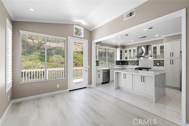 9 Cranwell, Aliso Viejo CA: https://media.crmls.org/medias/dfe4cfaf-08ee-4f32-a95b-52ee6daca7cb.jpg