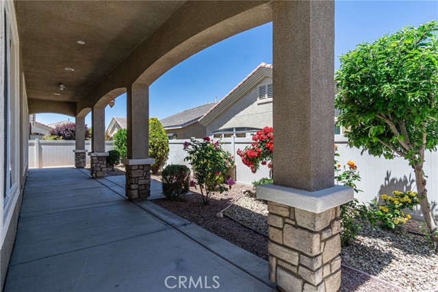 19478 Big Horn Street, Apple Valley CA: https://media.crmls.org/medias/dfe5af16-9a60-4716-9112-f95f57737c29.jpg