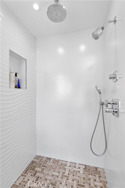 1414 Morningside Drive, Laguna Beach CA: https://media.crmls.org/medias/dfe5c92e-e733-4e54-a08c-ccf45362b002.jpg