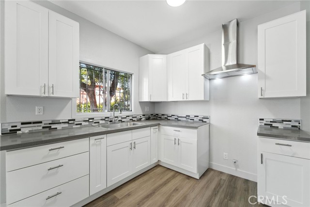 873 W 41st Drive, Los Angeles CA: https://media.crmls.org/medias/dfe5fac4-32b5-4e07-af36-36b29f83ba98.jpg