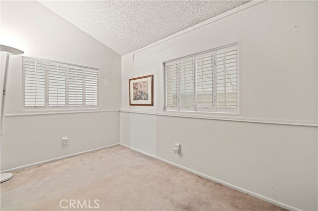 Detail Gallery Image 31 of 55 For 25139 Amberley Way, Valencia,  CA 91355 - 3 Beds | 2 Baths