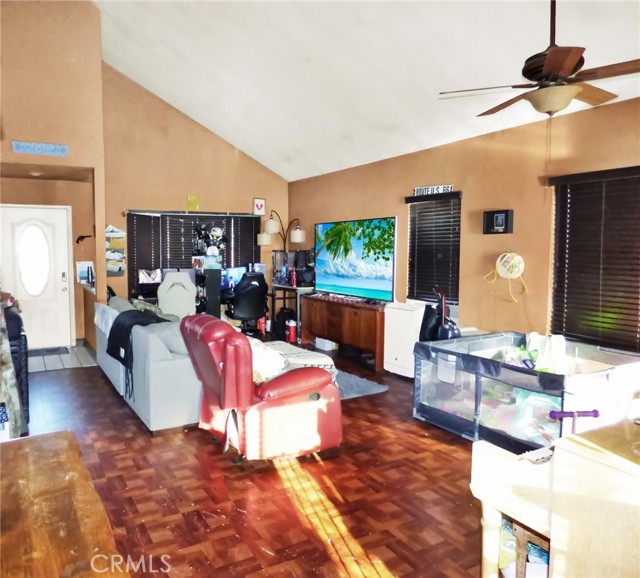 15132 Jeraldo, Victorville CA: https://media.crmls.org/medias/dfe6d6ca-f5f1-4005-864b-df2bf41c8559.jpg