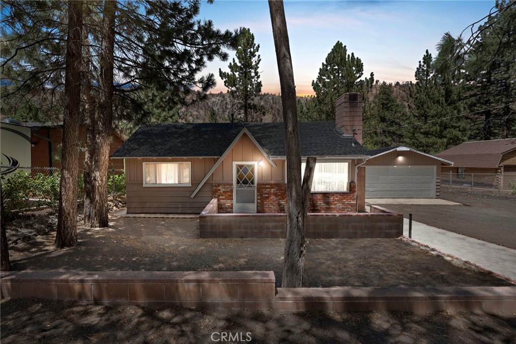 592 Mountain View Avenue