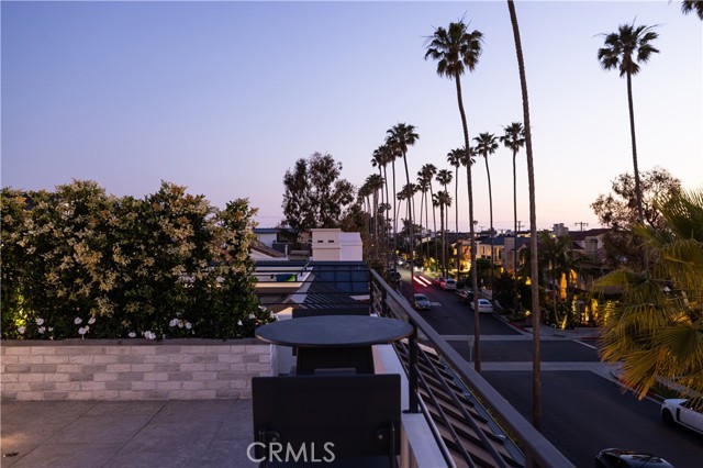 508 Goldenrod Avenue, Corona del Mar CA: https://media.crmls.org/medias/dfe70a70-b854-435b-92cf-d8424105658b.jpg