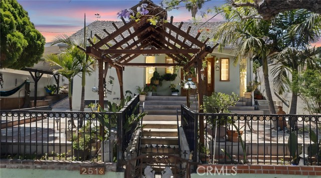2516 Alcazar Street, Los Angeles CA: https://media.crmls.org/medias/dfe71cc7-44a0-45f1-9771-5e5f753e613d.jpg