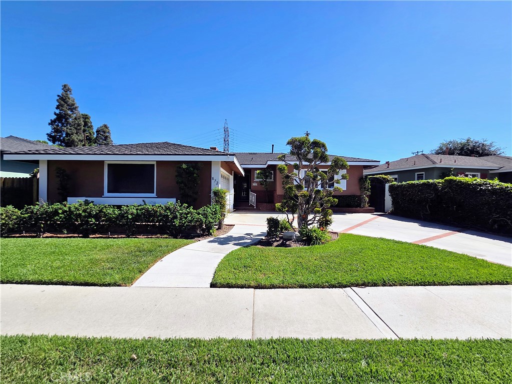 872 N Karen Way — architectural residence