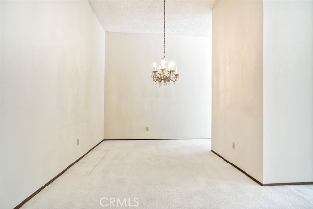 6766 Camino Del Prado, Carlsbad CA: https://media.crmls.org/medias/dfe78696-dfa0-4e64-94d8-8a2246ddba7c.jpg