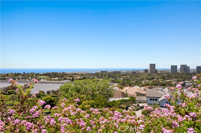 Detail Gallery Image 6 of 34 For 31 Carmel Bay Dr, Corona Del Mar,  CA 92625 - 4 Beds | 2/1 Baths