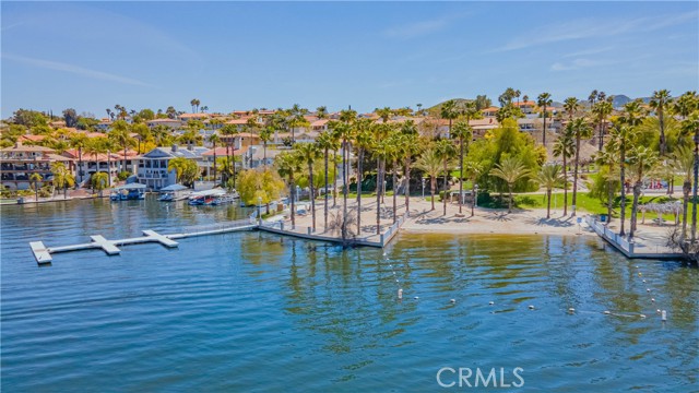 23825 N Canyon Lake Drive, Canyon Lake CA: https://media.crmls.org/medias/dfe93df0-9551-4032-ab29-a5f43927c05b.jpg
