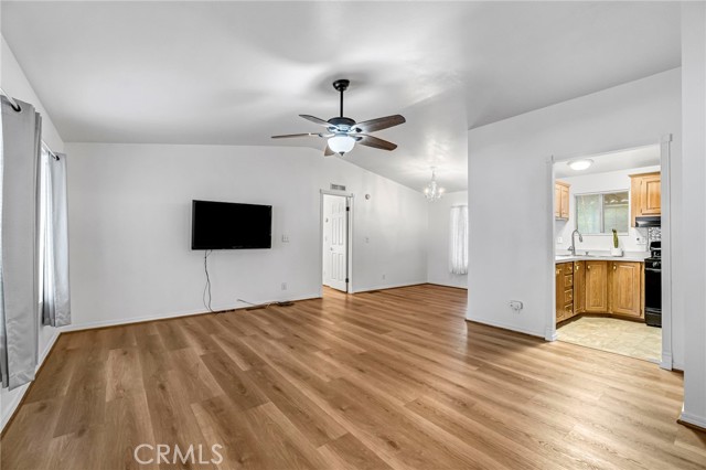 Detail Gallery Image 5 of 32 For 1218 E Cleveland Ave #142,  Madera,  CA 93638 - 3 Beds | 2 Baths