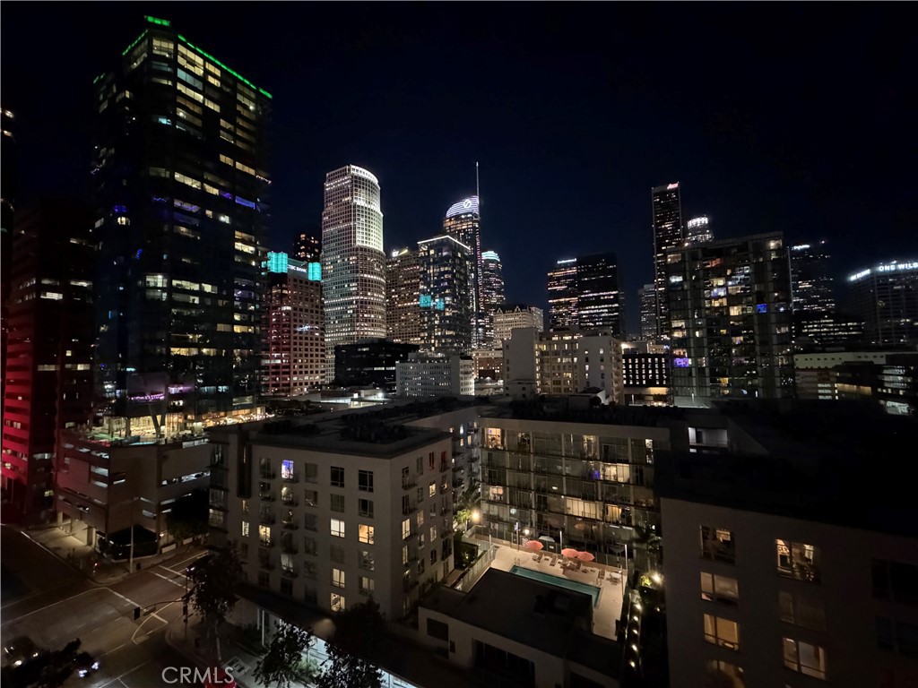 https://media.crmls.org/medias/dfe97a83-66d5-4402-8ceb-d3d9404f53e5.jpg?preset=X-Large