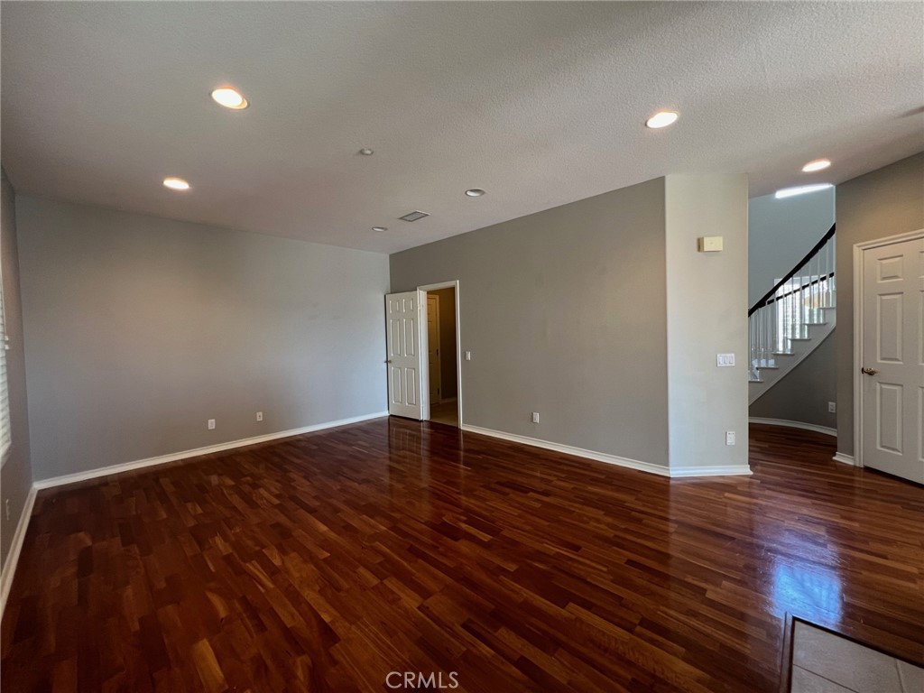 MLS #OC25273280 image #16