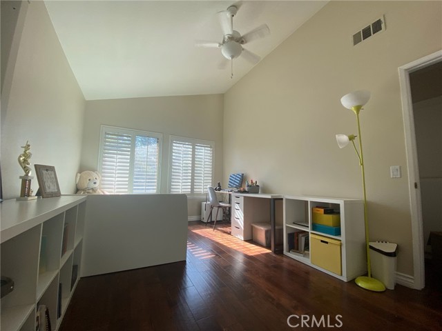 2408 N North Creek Lane, Fullerton CA: https://media.crmls.org/medias/dfe9b377-1ae9-4f8f-a742-c8c8bfb49a36.jpg