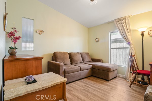 Detail Gallery Image 9 of 26 For 4201 Topanga Canyon Bld #40,  Woodland Hills,  CA 91364 - 3 Beds | 2 Baths