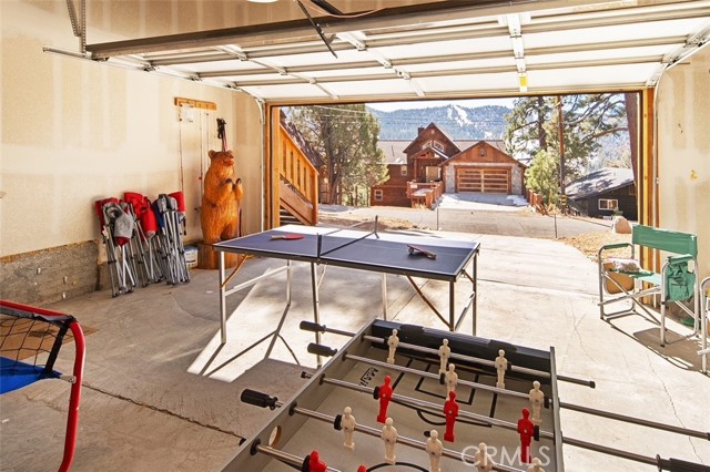 1264 Sheephorn Road, Big Bear City CA: https://media.crmls.org/medias/dfeab8b6-0885-48d1-9854-7c85d557dbd4.jpg