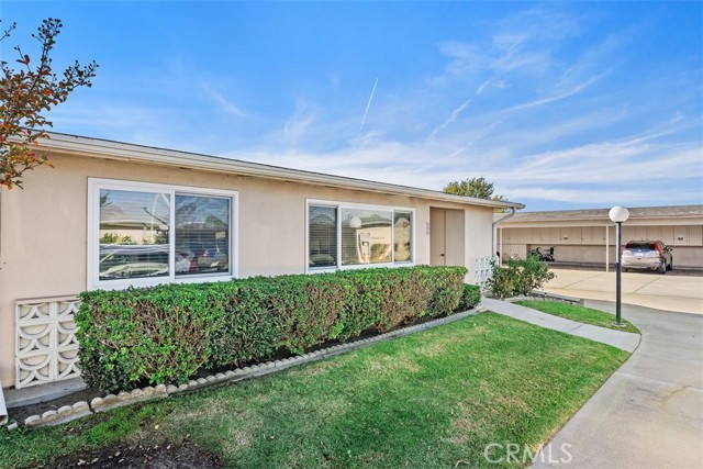 Detail Gallery Image 2 of 40 For 13681 Cedar Crest 95g 5-93g,  Seal Beach,  CA 90740 - 2 Beds | 1 Baths