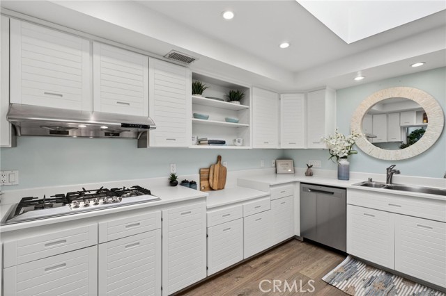 Detail Gallery Image 18 of 41 For 1659 3rd St, Manhattan Beach,  CA 90266 - 4 Beds | 3/1 Baths