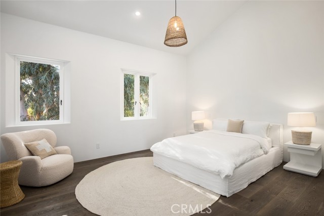 27405 Pacific Coast Highway, Malibu CA: https://media.crmls.org/medias/dfebfe25-d34d-4917-aeb2-a33bf5c1e303.jpg