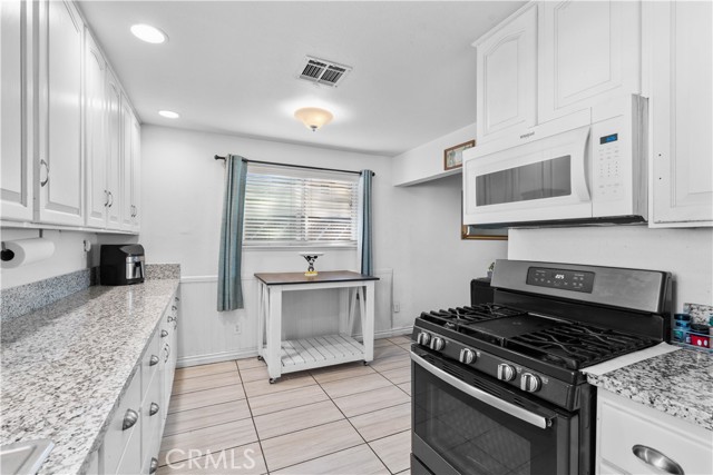 Detail Gallery Image 10 of 36 For 5332 Elm Ave, San Bernardino,  CA 92404 - 3 Beds | 2 Baths