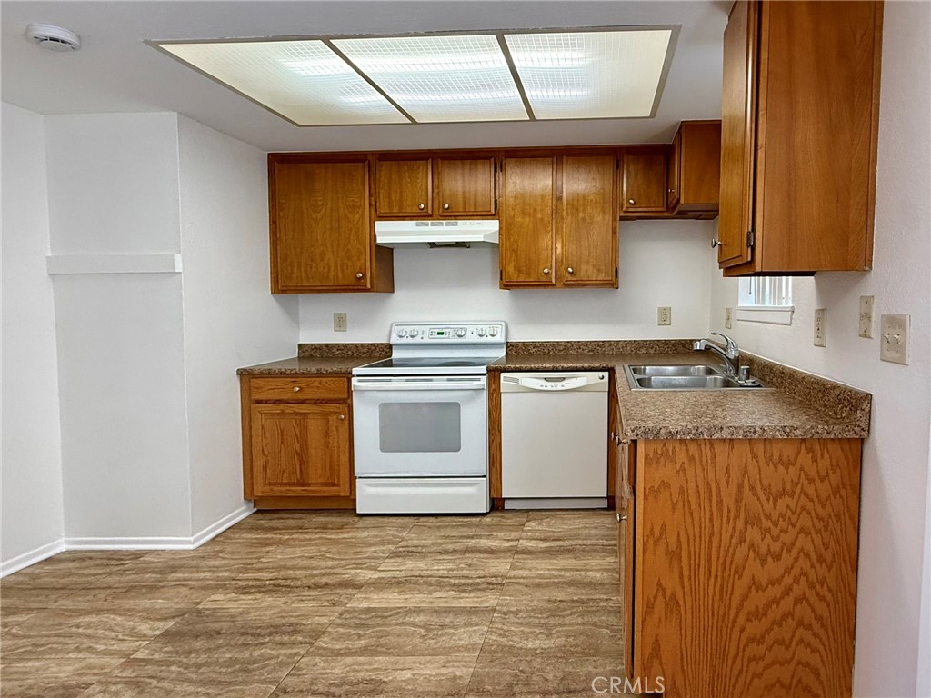 https://media.crmls.org/medias/dfec80a8-b069-4239-b16f-18970cbc6c0d.jpg?preset=X-Large