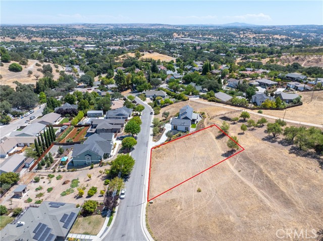 Detail Gallery Image 3 of 16 For 308 Maplewood Ct, Paso Robles,  CA 93446 - – Beds | – Baths