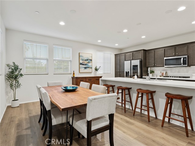 Detail Gallery Image 11 of 53 For 11238 N Mission Heights Dr, –,  CA 91345 - 3 Beds | 3 Baths