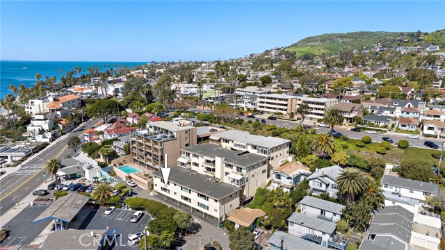 Detail Gallery Image 2 of 25 For 251 Lower Cliff Dr #17,  Laguna Beach,  CA 92651 - 2 Beds | 1 Baths