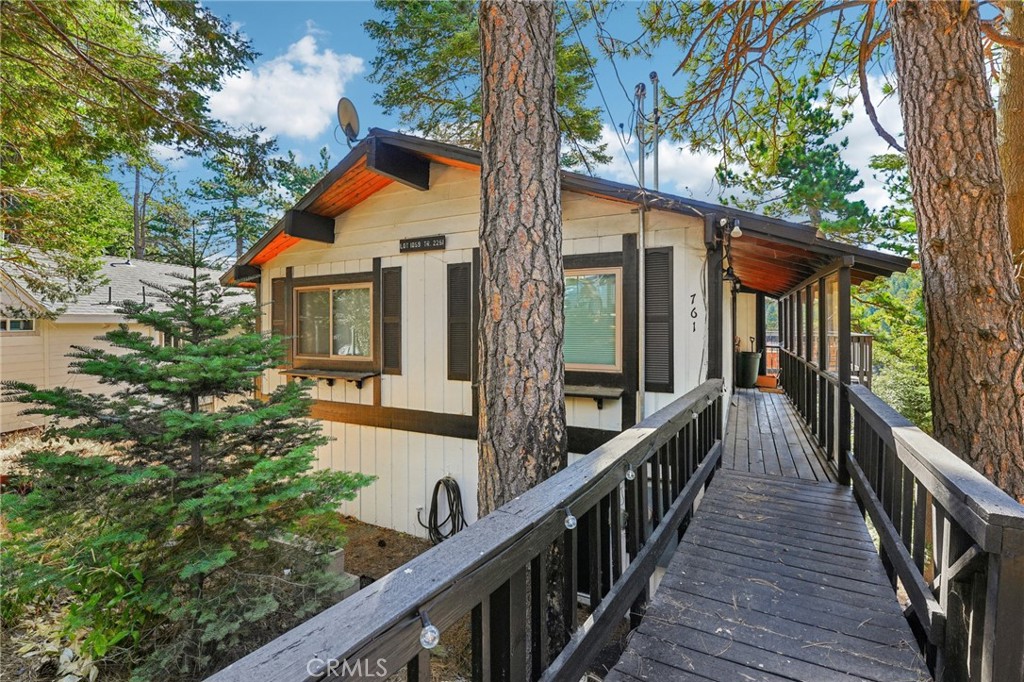 761 W Victoria Court