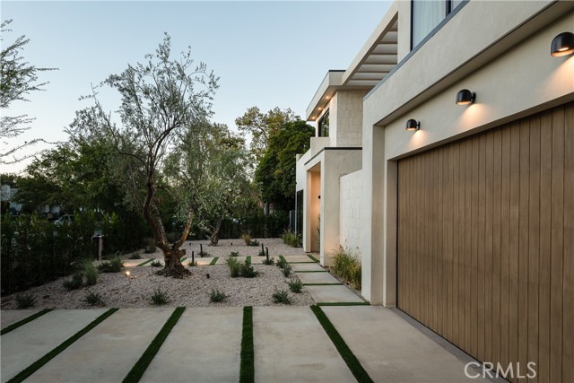 Detail Gallery Image 3 of 37 For 4824 Calhoun, Sherman Oaks,  CA 91423 - 5 Beds | 5 Baths