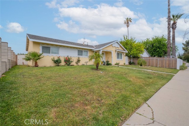 Detail Gallery Image 2 of 30 For 6933 Fallbrook Ave, West Hills,  CA 91307 - 3 Beds | 2 Baths