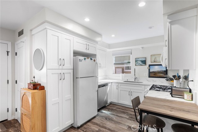 Detail Gallery Image 20 of 56 For 27 66th Pl, Long Beach,  CA 90803 - – Beds | – Baths