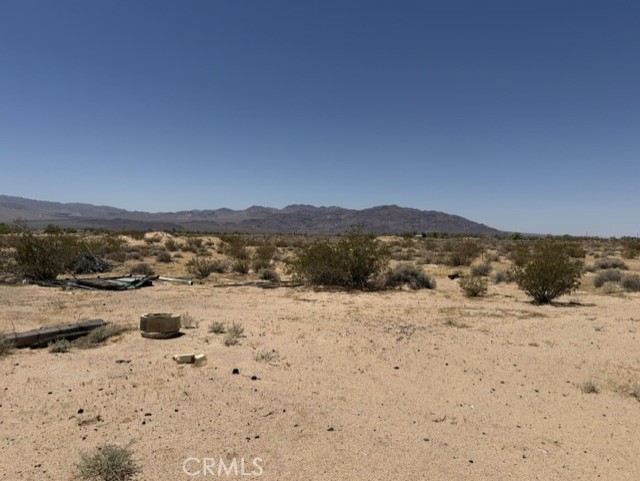 https://media.crmls.org/medias/dfef5bc0-7cb4-4823-bb10-784830aaf8bb.jpg?preset=X-Large