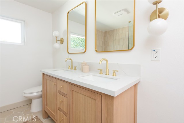 Hall Bath 2